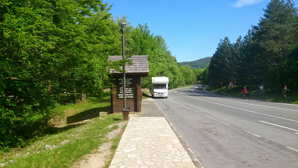 Bus stop at Entrance 1 from direction Slunj